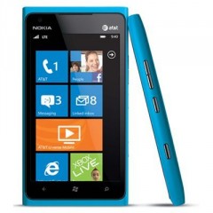 Nokia Lumia 900 — лучший телефон по версии iPhone 4S