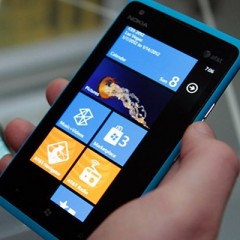 Смартфонами Nokia можно забивать гвозди